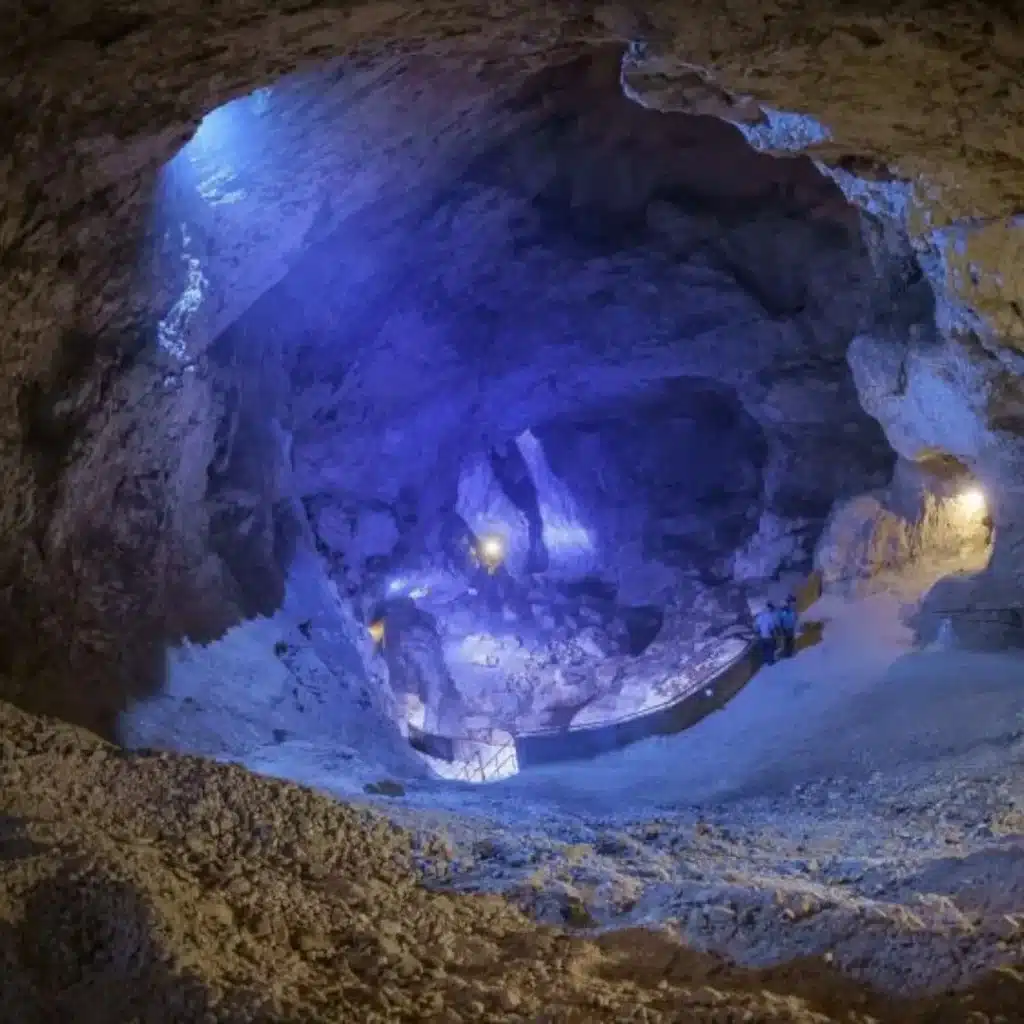 Devil’s Throat Cave