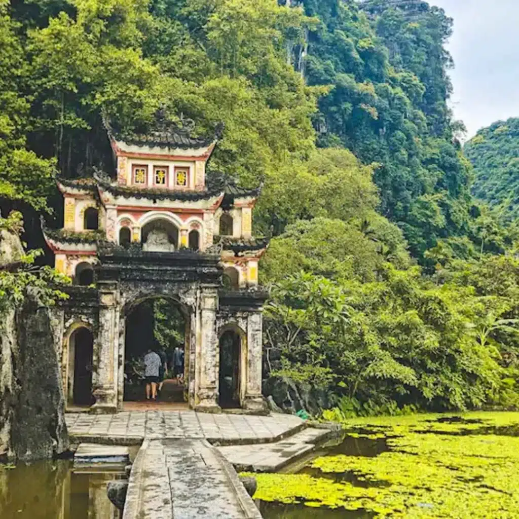 Ninh Binh pagodas and temples