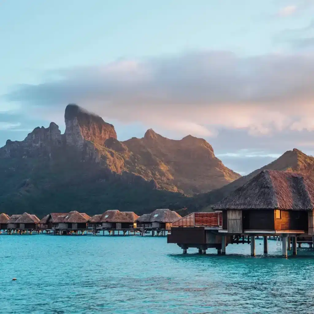 Western Overwater Villa Vistas